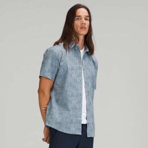 *NWOT Lululemon Men's Airing Easy Short Sleeve Shirt *Ventlight - Navy/Grey